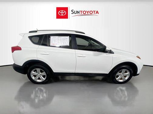 Super White 2014 Toyota RAV4 XLE