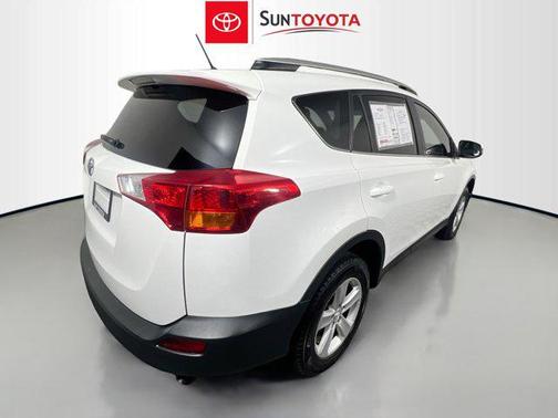 Super White 2014 Toyota RAV4 XLE
