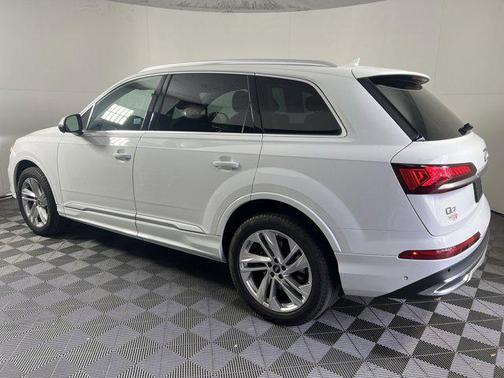 2022 Audi Q7 55 Premium Plus