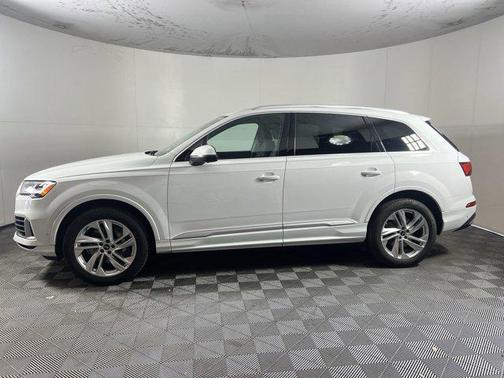 2022 Audi Q7 55 Premium Plus