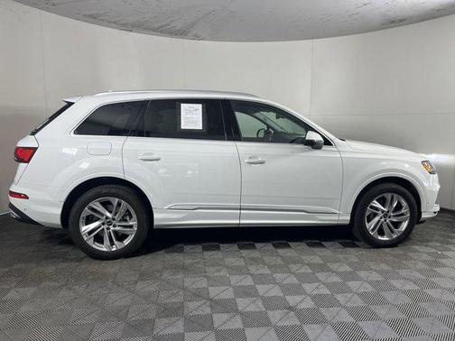 2022 Audi Q7 55 Premium Plus