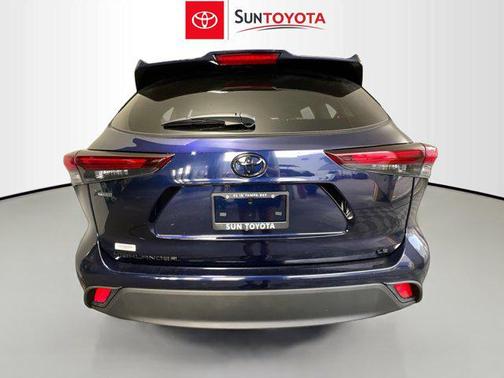 2025 Toyota Highlander LE