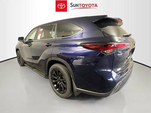 2025 Toyota Highlander LE