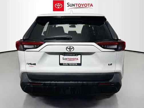 Ice Cap 2023 Toyota RAV4 LE