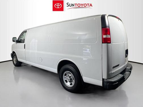 Summit White 2020 Chevrolet Express 3500 RWD 3500 Extended Wheelbase WT
