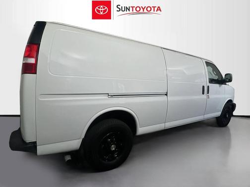 Summit White 2020 Chevrolet Express 3500 RWD 3500 Extended Wheelbase WT