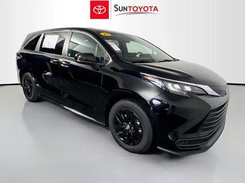 2025 Toyota Sienna LE