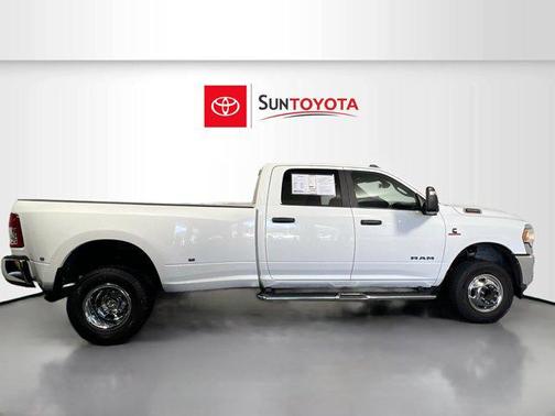 2024 RAM 3500 Big Horn Crew Cab 4x4 8' Box