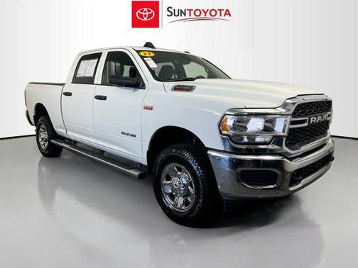 2022 RAM 2500 Tradesman Crew Cab 4x4 6'4' Box