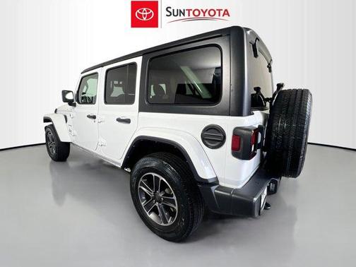 2023 Jeep Wrangler 4-Door Sahara 4x4