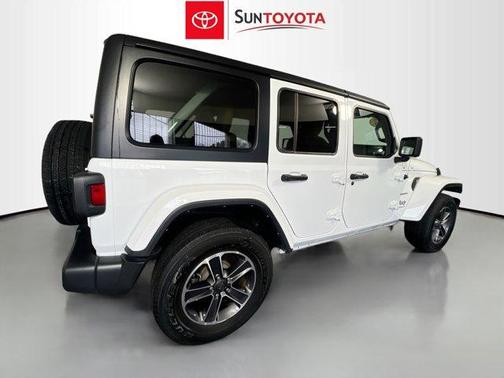 2023 Jeep Wrangler 4-Door Sahara 4x4