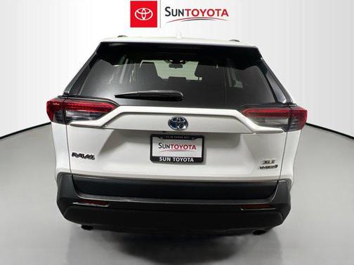2019 Toyota RAV4 Hybrid XLE