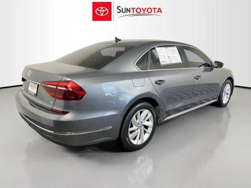 2018 Volkswagen Passat 2.0T SE