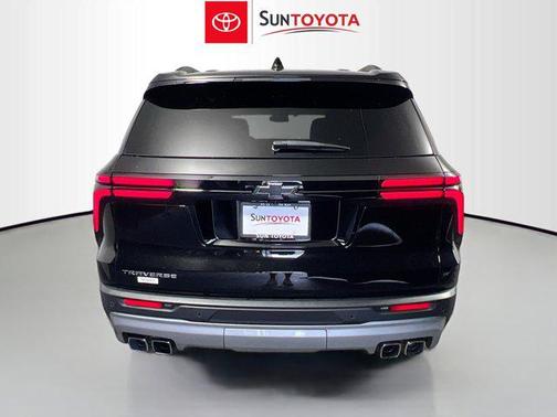 Mosaic Black Metallic 2025 Chevrolet Traverse LT