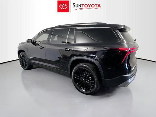 Mosaic Black Metallic 2025 Chevrolet Traverse LT