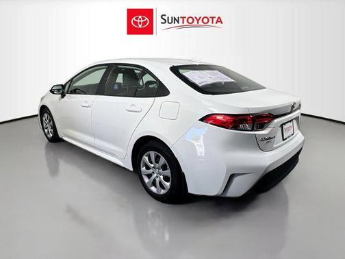 Ice Cap 2025 Toyota Corolla LE
