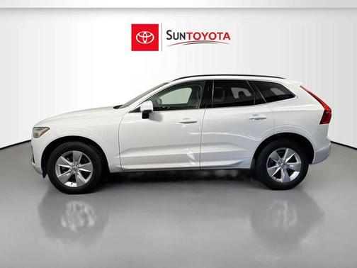 2022 Volvo XC60 B5 Momentum