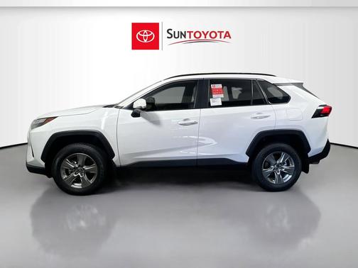 Ice Cap 2025 Toyota RAV4 XLE