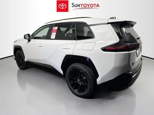 Ice Cap 2026 Toyota RAV4 SE