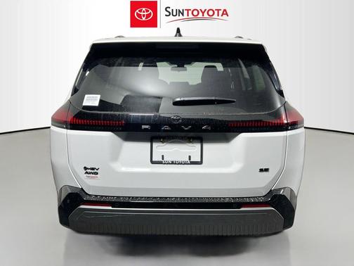 Ice Cap 2026 Toyota RAV4 SE