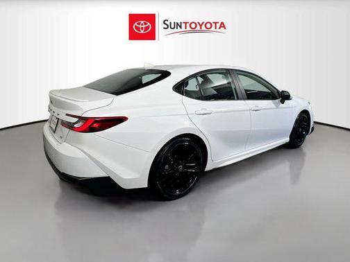 Ice Cap 2026 Toyota Camry SE