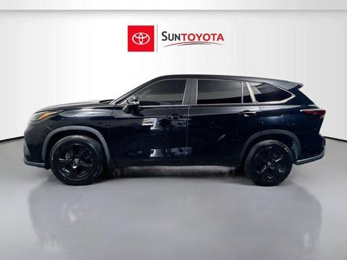 Midnight Black Metallic 2023 Toyota Highlander L