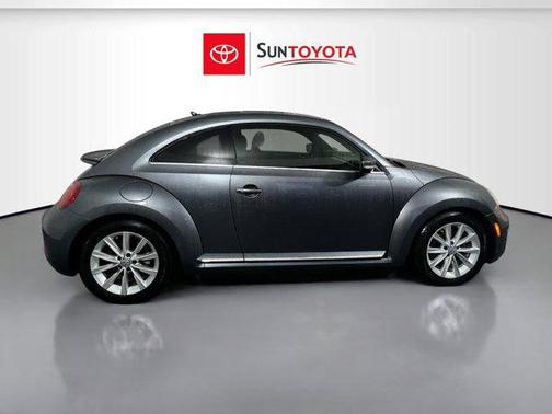 2018 Volkswagen Beetle 2.0T SE