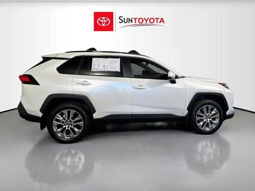 Wind Chill Pearl 2024 Toyota RAV4 XLE Premium