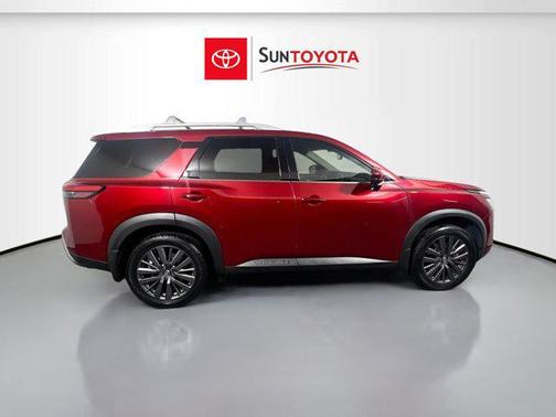 2022 Nissan Pathfinder SL 2WD