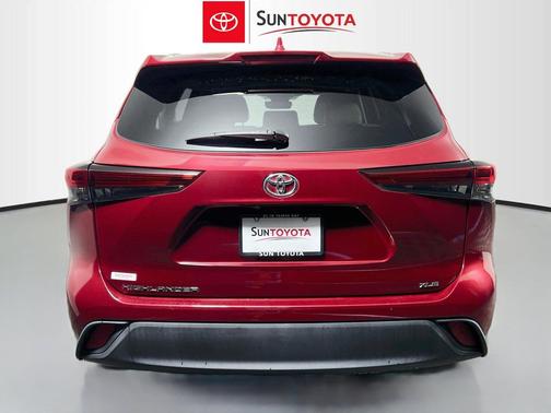 Ruby Flare Pearl 2021 Toyota Highlander XLE