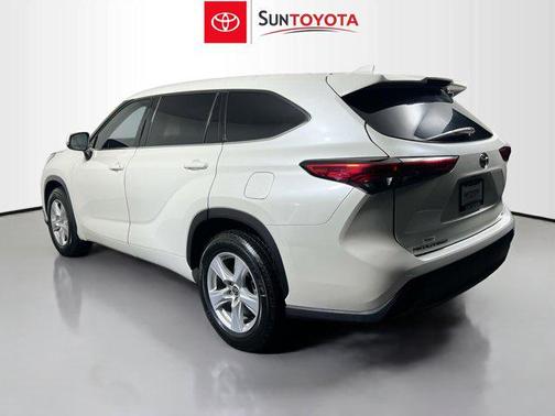 2021 Toyota Highlander LE