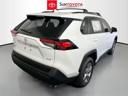 Ice Cap 2025 Toyota RAV4 XLE