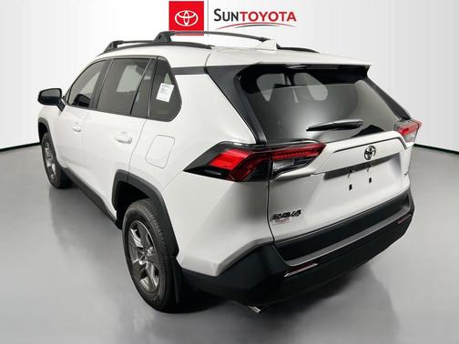 Ice Cap 2025 Toyota RAV4 XLE