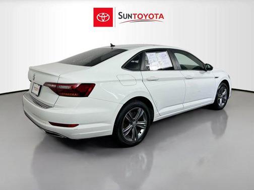 Pure White 2019 Volkswagen Jetta 1.4T R-Line