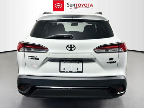 Wind Chill Pearl 2023 Toyota Corolla Cross Hybrid SE