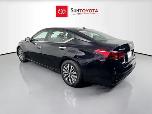 Super Black 2024 Nissan Altima 2.5 SV