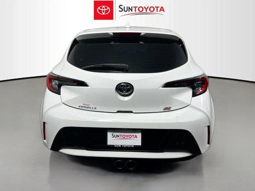 Ice Cap 2023 Toyota Corolla SE
