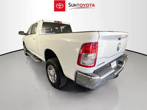 Bright White Clearcoat 2022 RAM 2500 Big Horn Crew Cab 4x4 6'4' Box