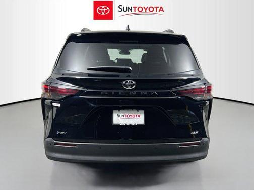 Midnight Black Metallic 2026 Toyota Sienna XLE
