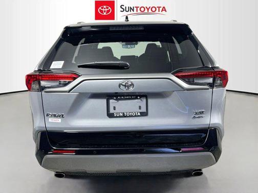 2025 Toyota RAV4 Hybrid SE