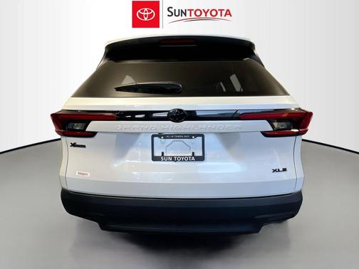 Wind Chill Pearl 2025 Toyota Grand Highlander XLE
