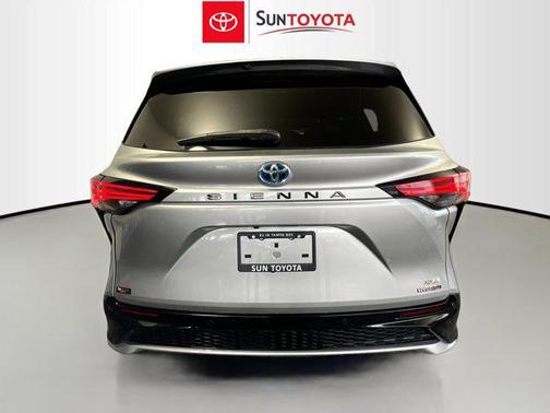 2022 Toyota Sienna XSE