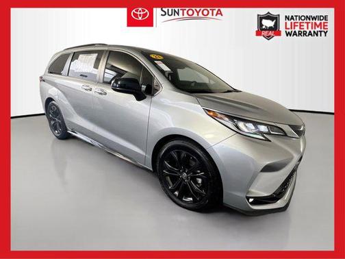 2022 Toyota Sienna XSE