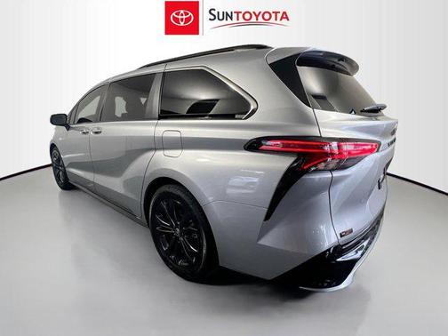 2022 Toyota Sienna XSE