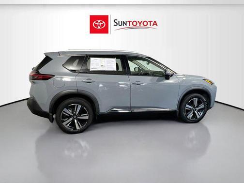 Boulder Gray Pearl 2021 Nissan Rogue SL