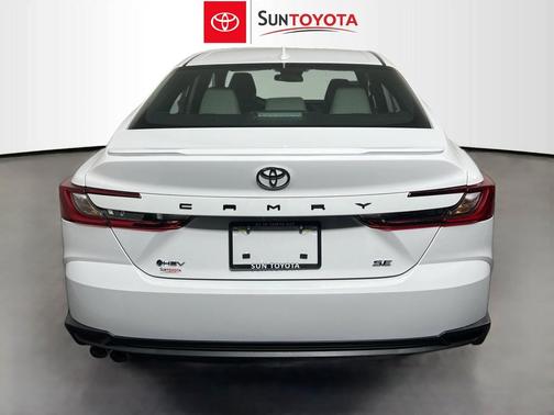 Ice Cap 2026 Toyota Camry SE