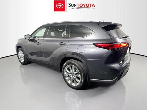 2022 Toyota Highlander Hybrid Limited