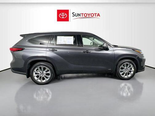 2022 Toyota Highlander Hybrid Limited