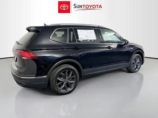 Deep Black 2023 Volkswagen Tiguan 2.0T SE
