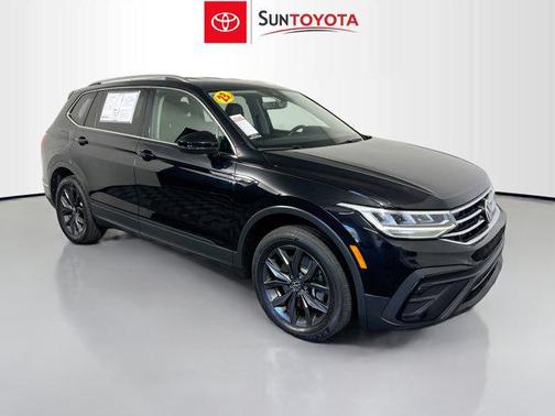 Deep Black 2023 Volkswagen Tiguan 2.0T SE